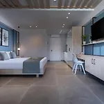 Sky Luxury Aparthotel